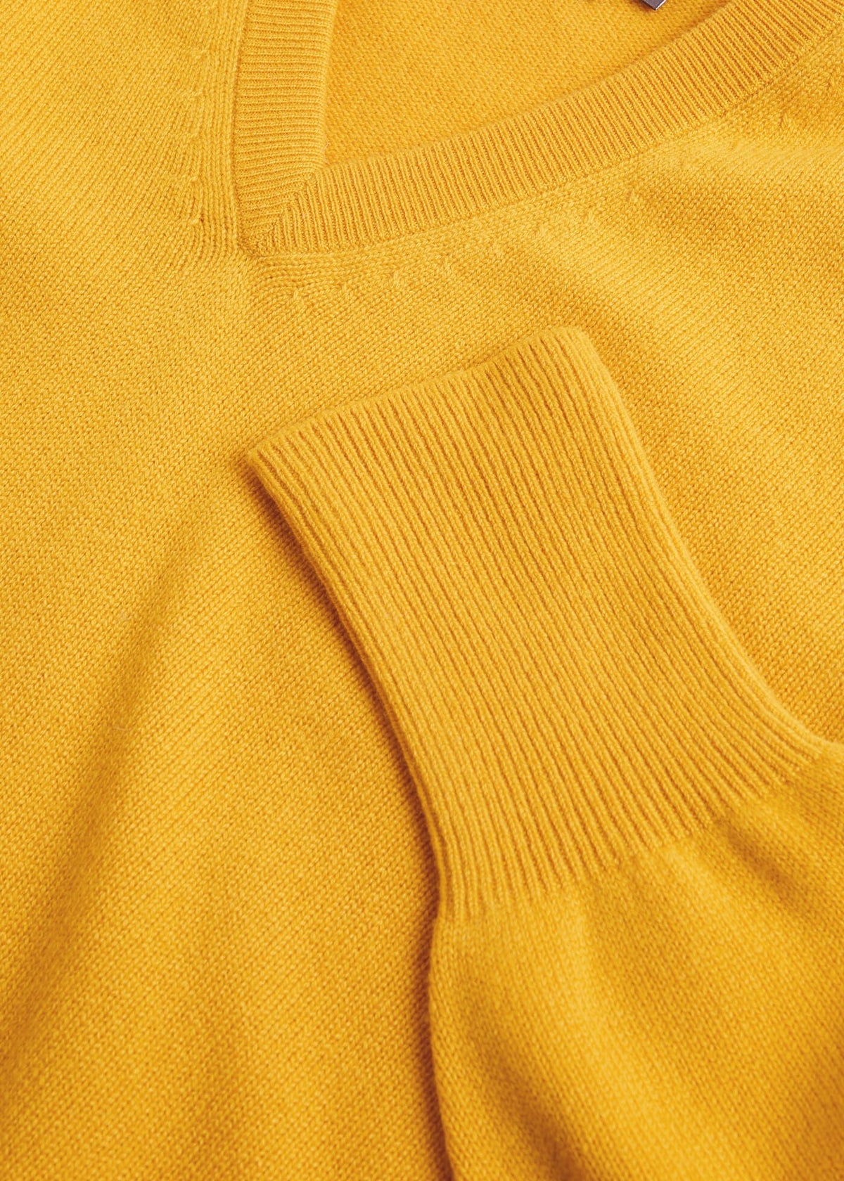 Paul Stuart Quality | Classic Cashmere V-Neck Sweater