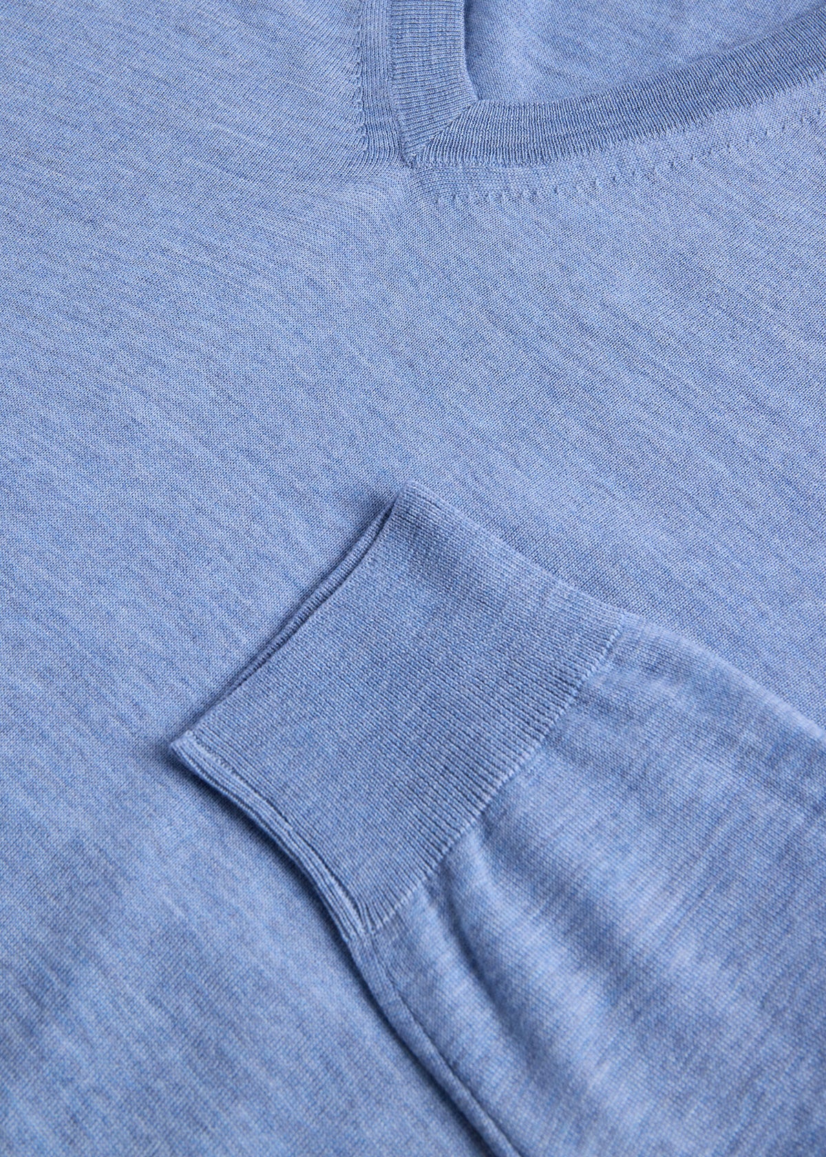 Paul Stuart Recommended | Essential Merino Wool V-neck Sweater