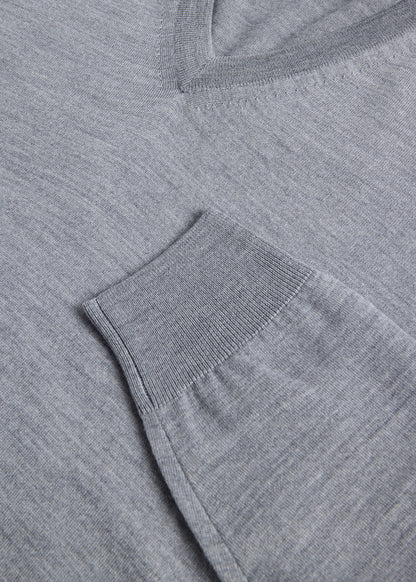 Paul Stuart Quality | Essential Merino Wool V-neck Sweater