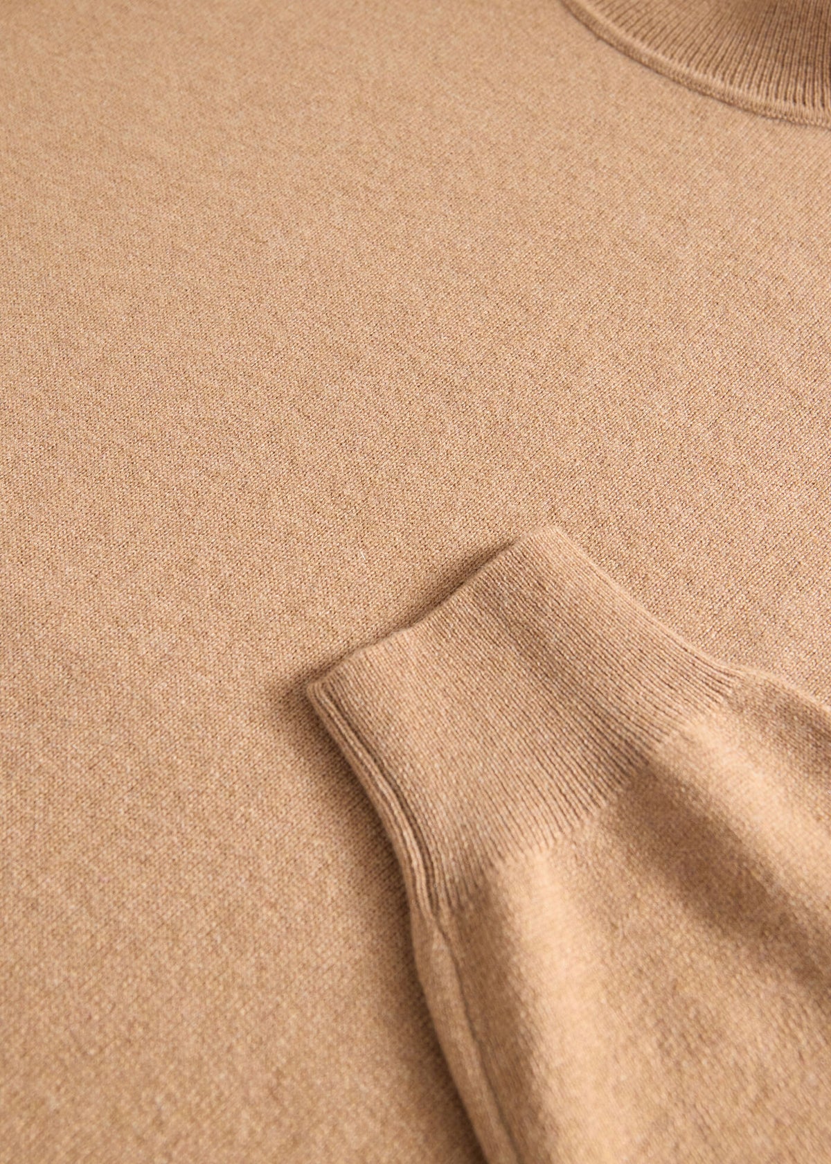 Paul Stuart Top Pick | Essential Cashmere Turtleneck