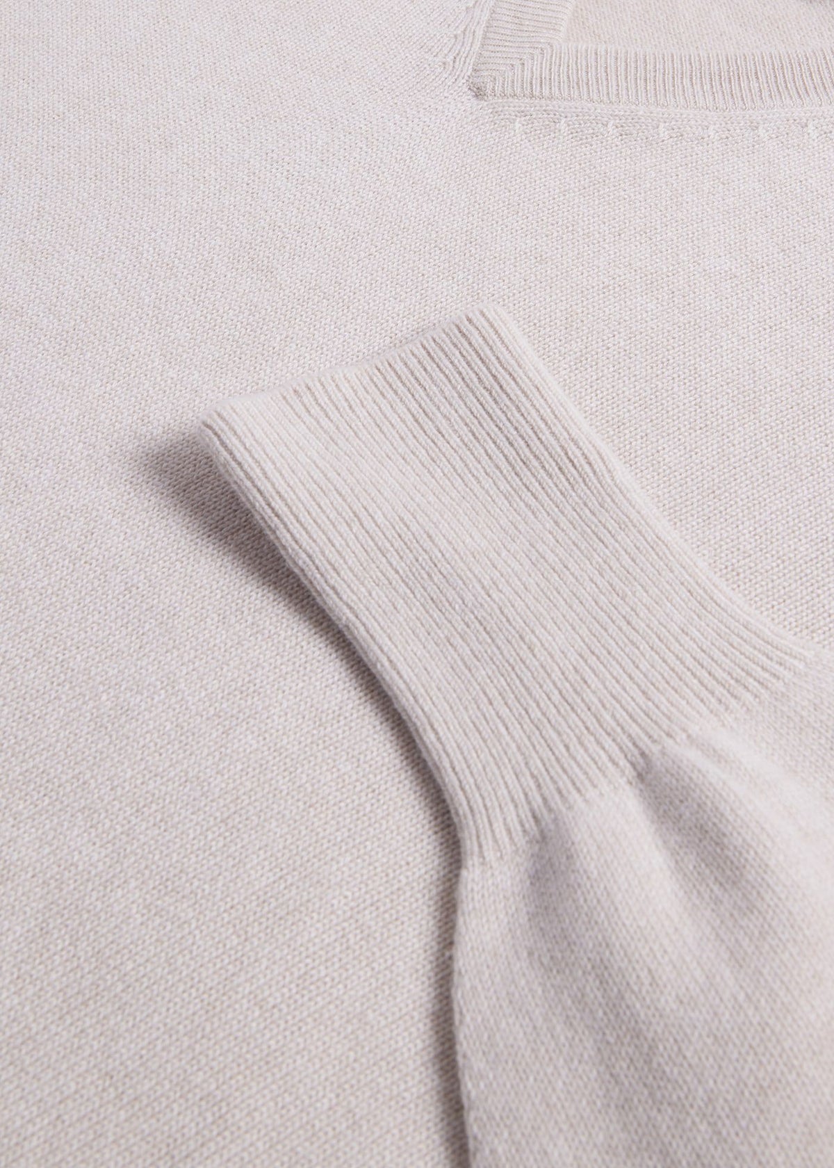 Paul Stuart New | Classic Cashmere V-Neck Sweater