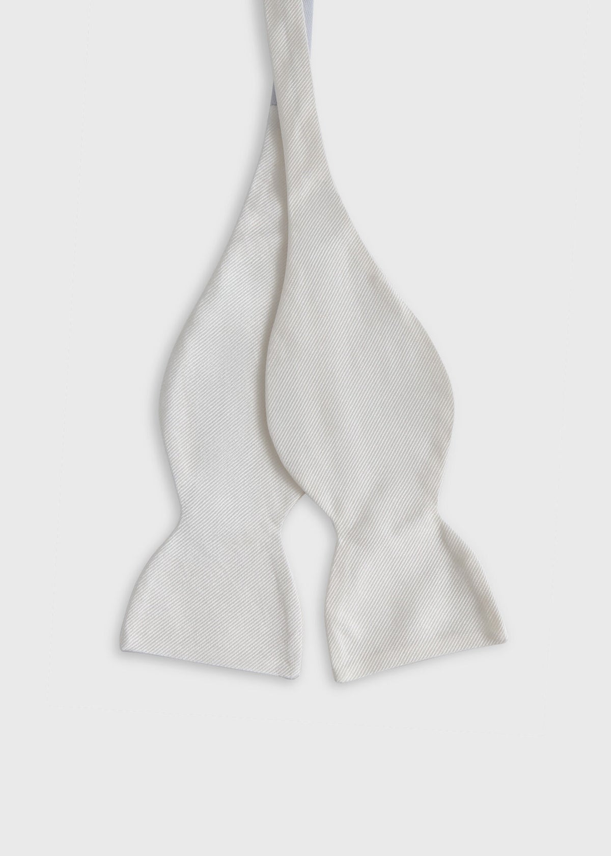 Paul Stuart Trending | Woven Silk Grosgrain Bow Tie