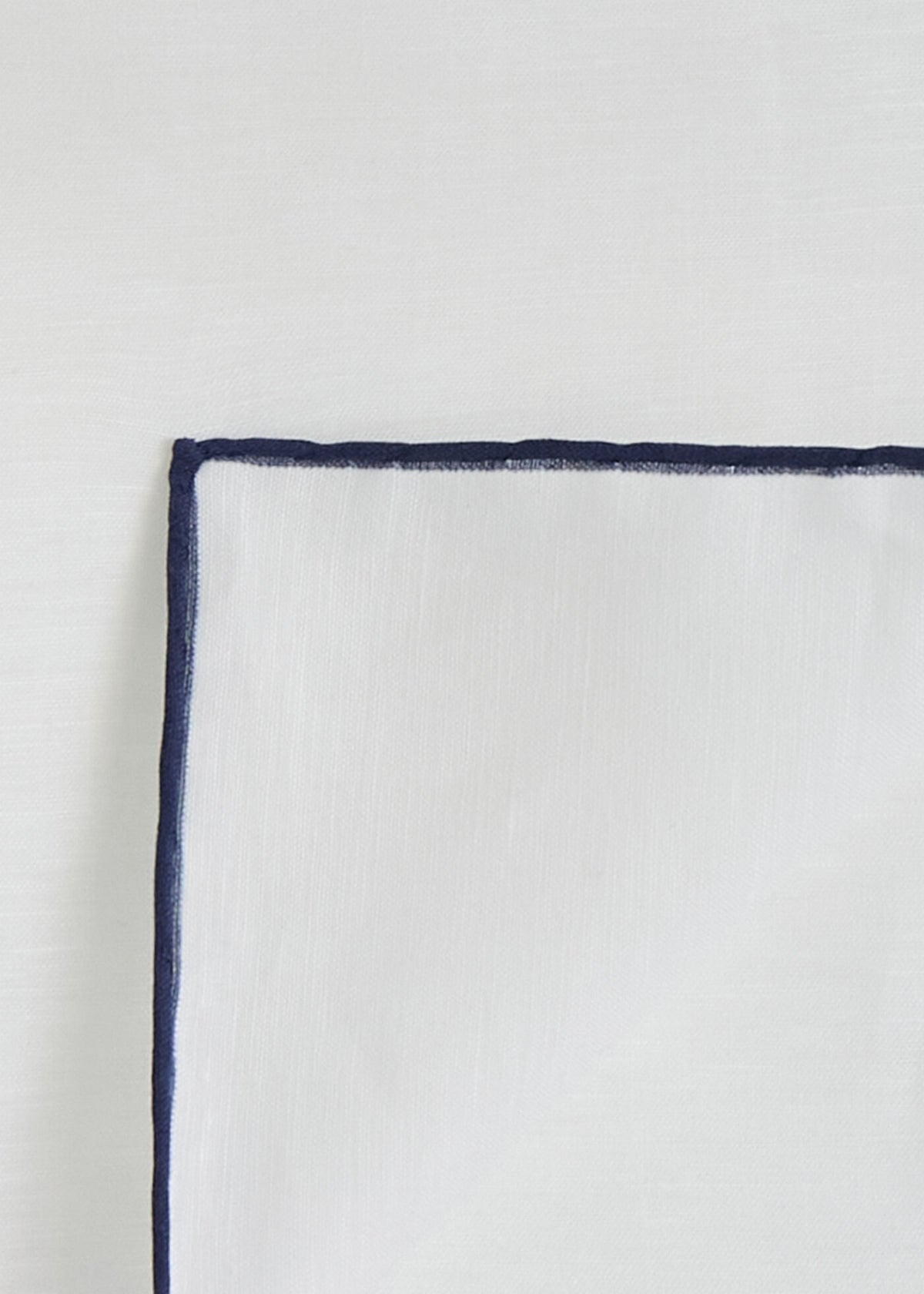 Paul Stuart Best Seller | Handkerchief with Contrast Border
