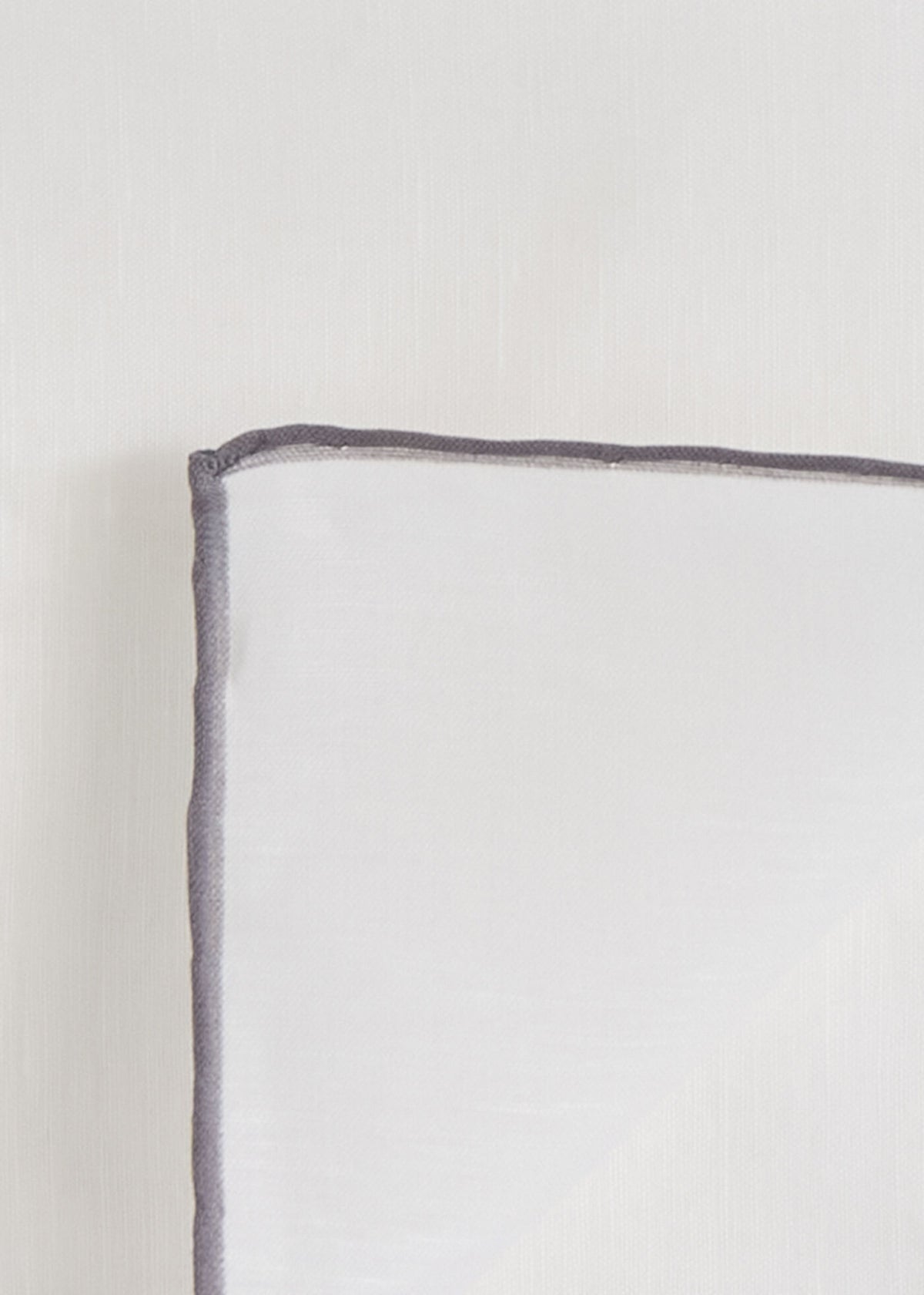 Paul Stuart New | Handkerchief with Contrast Border