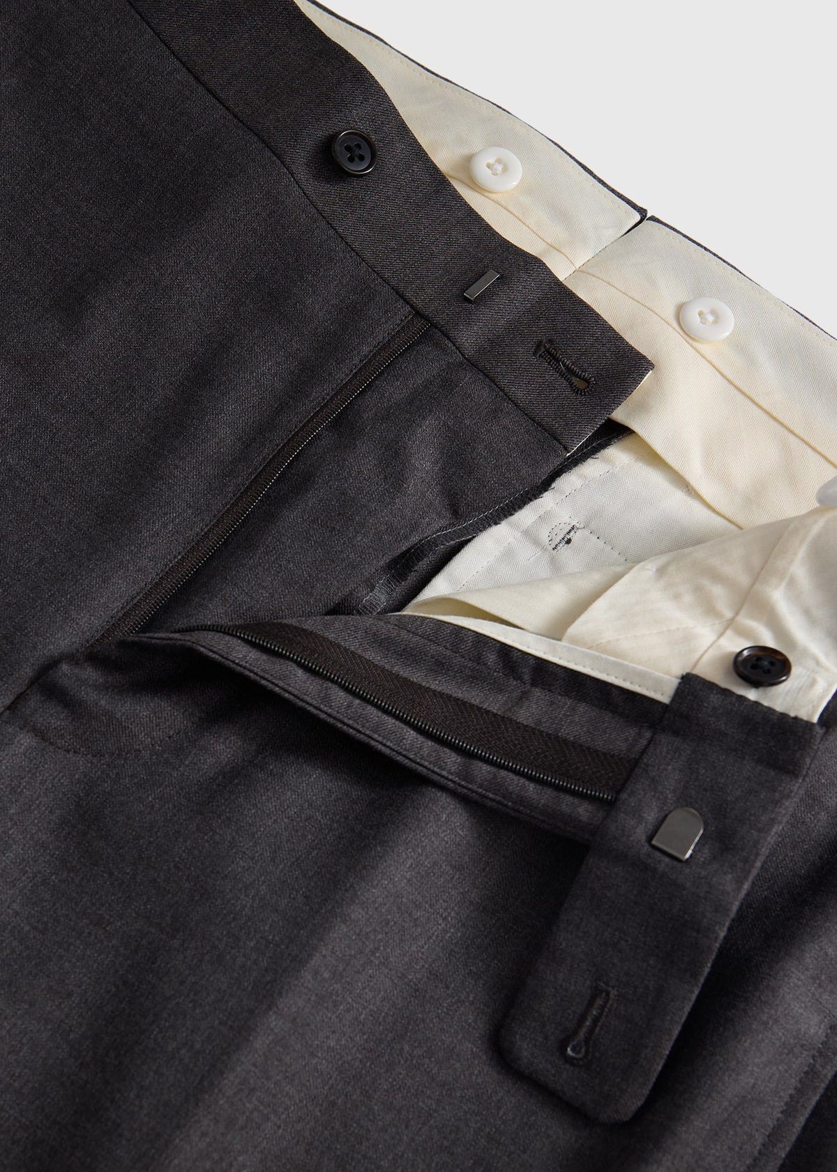 Paul Stuart Exclusive | All Year Super 110s Wool Sharkskin Suit