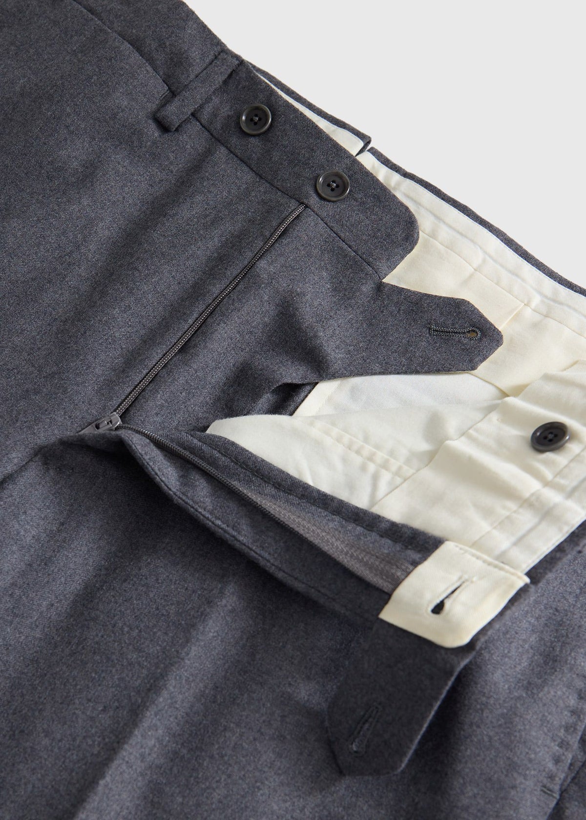 Paul Stuart Hot Sale | Lightweight Wool Flannel Suit